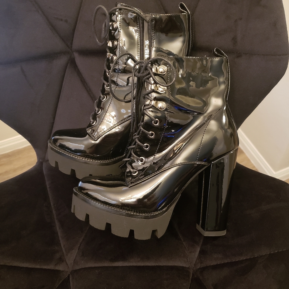 Women's Glossy Black Lace-Up Platform Boots